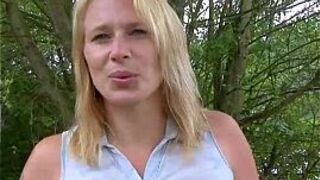 Если я не буду трахаться, моя киска болит !!! Французский любитель - порно видео