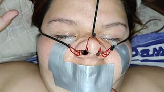 Пухлая шлюшка извлекает всю мою сперму ей в глаза - порно видео