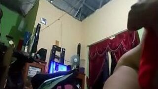 Муж и жена трахаются в живом шоу - порно видео