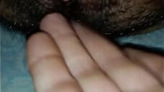 Ну мокрый самородок жены - порно видео