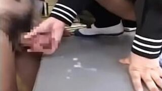 Японская школьница, горячая дрочка и поцелуи - порно видео