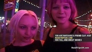 Тинки из Эссекса светят на улице - порно видео