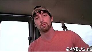 Мускулистый красавчик дает глубокий анальный трах для очаровательной Нелли - порно видео