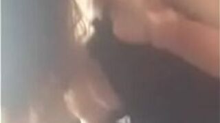 красивая мастурбирует - порно видео